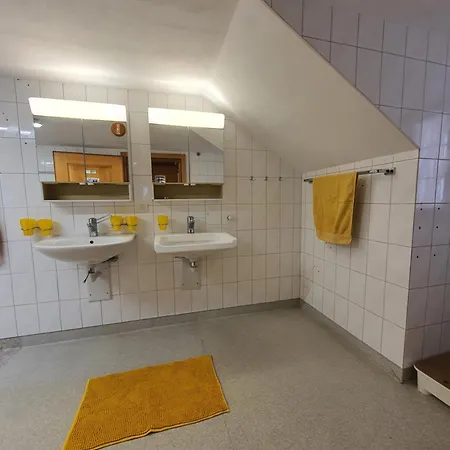 Burgbuehler Bed & Breakfast Lenk